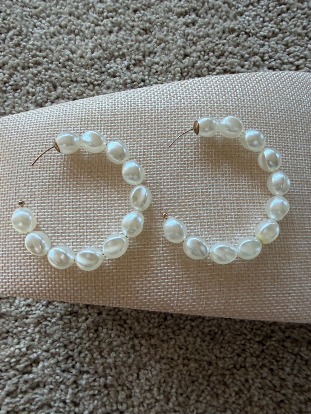 Pearl Beaded Hoop Earrings - White Pearlescent